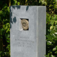 Grabdenkmal_03.jpg